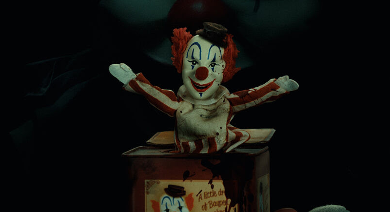 „Clown in a Cornfield“: Horror im Retro-Slasher-Stil – Ab 29. Mai 2025 im Kino