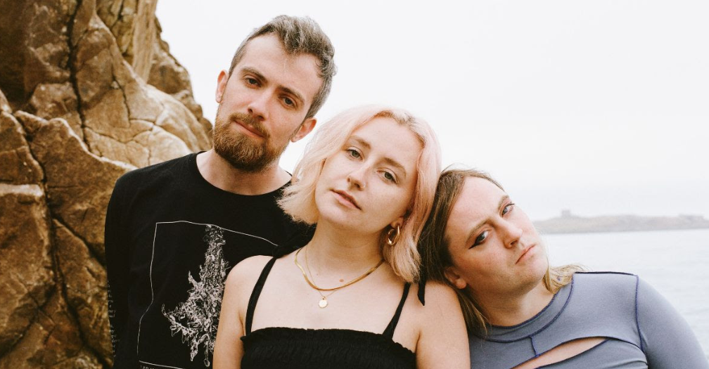 M(H)AOL kündigen neues Album „Something Soft“ für den 16. Mai an