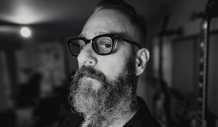 Evidence of a Struggle mit düsterem Video zu „Le Caution“