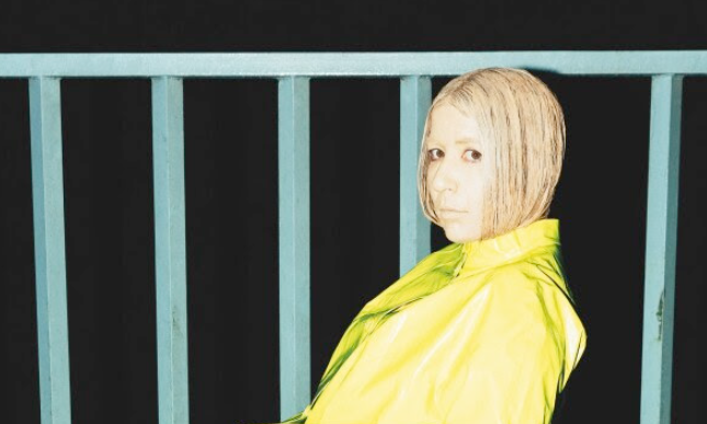 Austra veröffentlicht neue Single „Siren Song“ Bild Austra veröffentlicht neue Single „Siren Song“ Screenshot Austra veröffentlicht neue Single „Siren Song“ Foto
