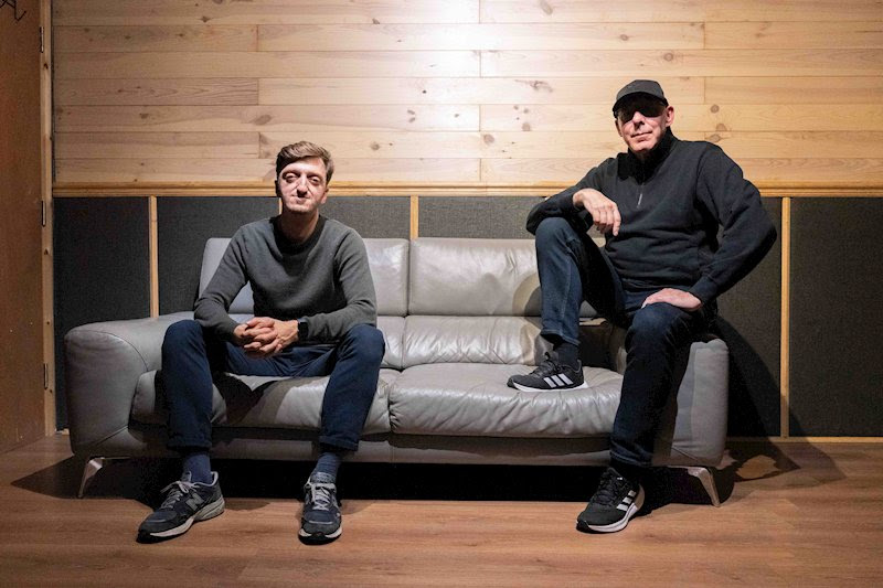 The Wood & Brooke Combe veröffentlichen soulige Single „Cold Fire“ Bild The Wood & Brooke Combe veröffentlichen soulige Single „Cold Fire“ Screenshot The Wood & Brooke Combe veröffentlichen soulige Single „Cold Fire“ Foto
