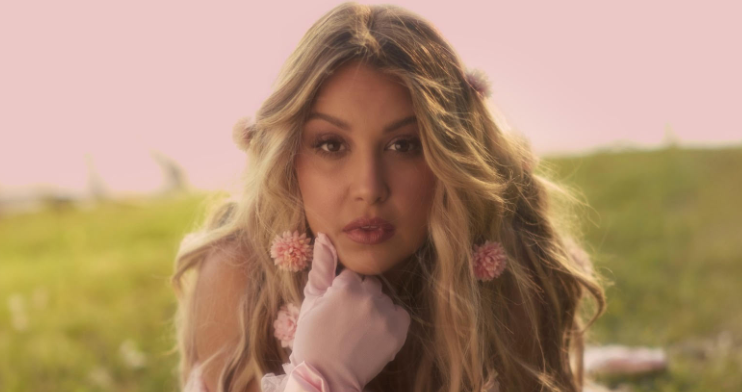 Spielemagazin - Alexandra Kay feiert Comeback mit „Second Wind“ Alexandra Kay feiert Comeback mit „Second Wind“