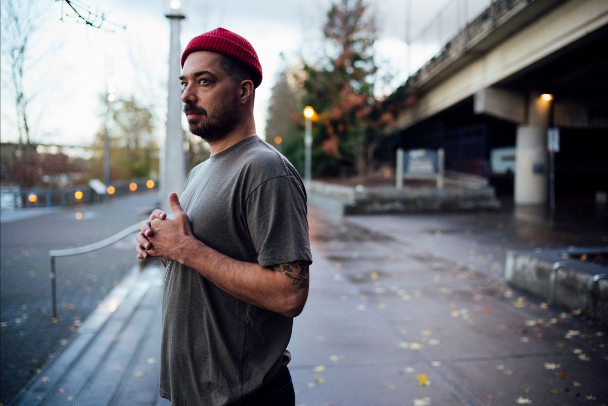 Aesop Rock überrascht mit neuem Album I Heard It’s a Mess There Too Bild Aesop Rock überrascht mit neuem Album I Heard It’s a Mess There Too Screenshot Aesop Rock überrascht mit neuem Album I Heard It’s a Mess There Too Foto