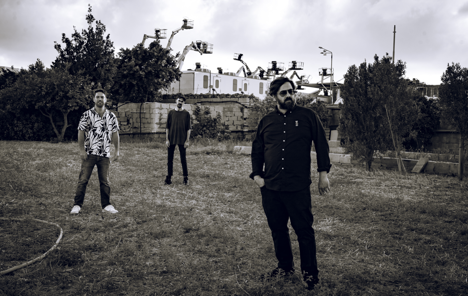 Bila – Bezzalart Review Bild Bila – Bezzalart Review Screenshot Bila – Bezzalart Review Foto