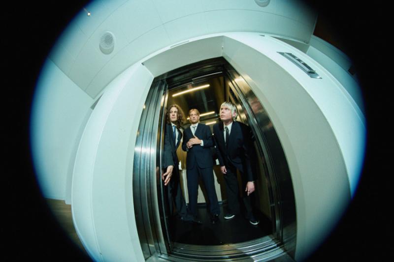 Farveblind veröffentlichen explosive neue Single Bild Farveblind veröffentlichen explosive neue Single Screenshot Farveblind veröffentlichen explosive neue Single Foto