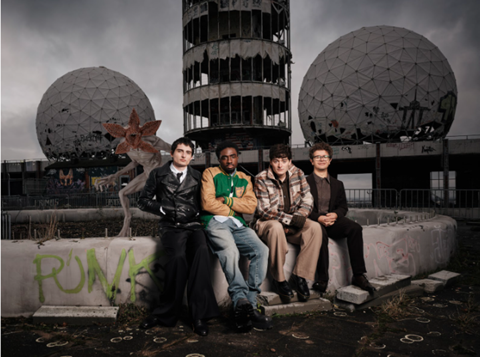 Stranger Things Stars besuchen Berliner Teufelsberg