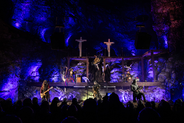 Curse Of Cain zeigen spektakuläre 80M Underground Show