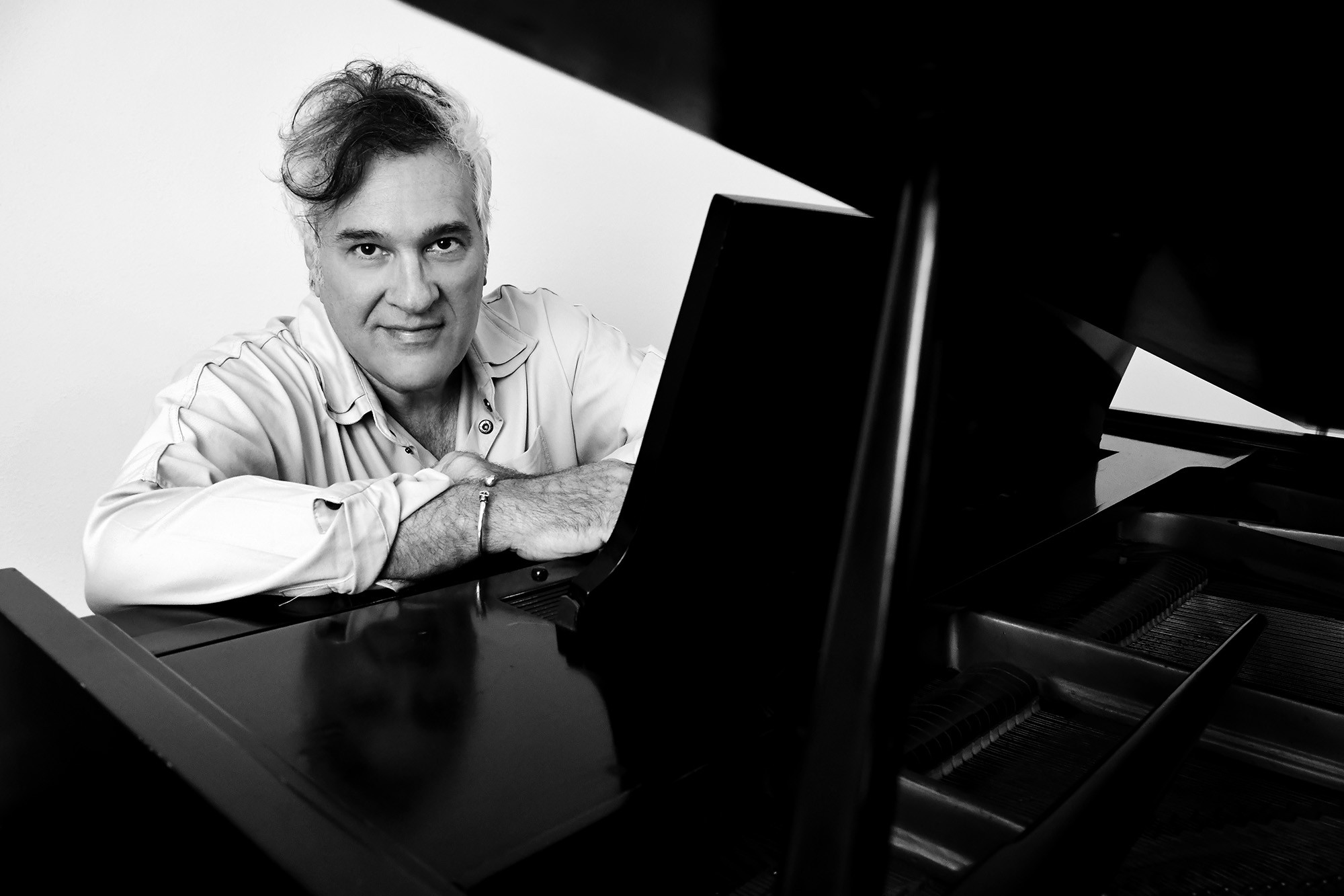 CLAUDE9: Debuetalbum 'Chords of Love' ist ein Chill-Trip