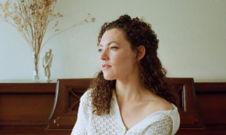 Celine Cairo kündigt Album Panacea für Juni 2026 an