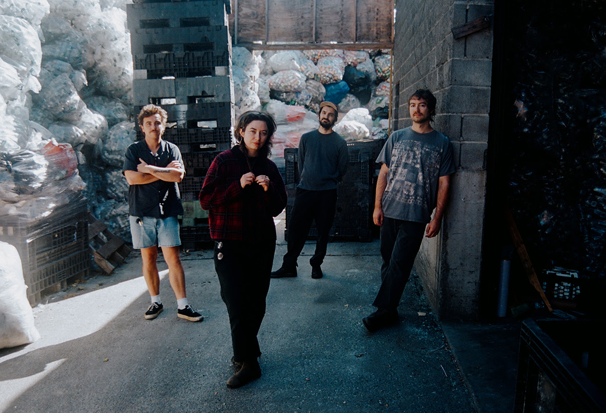 Hiding Places kündigen Debütalbum The Secret To Good Living an