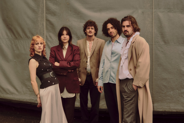 Soft Loft kündigt Album mit Single Caught an