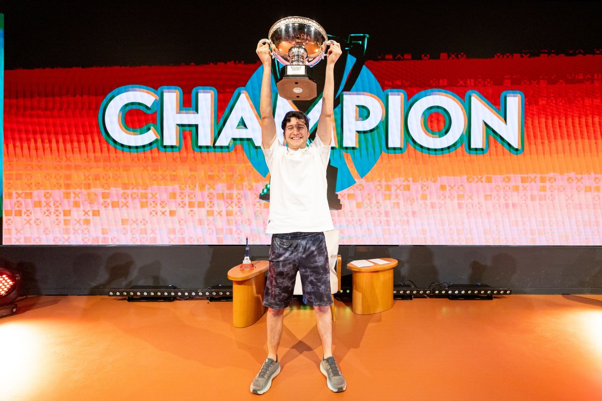 Sasmis verteidigt eTennis-Titel in Paris