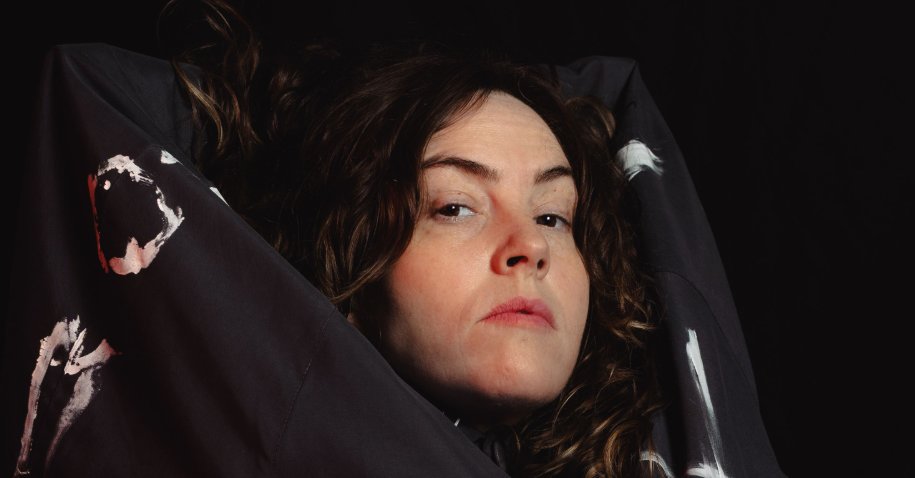 Neues Album: Emma Ruth Rundle kündigt These Killing Times an