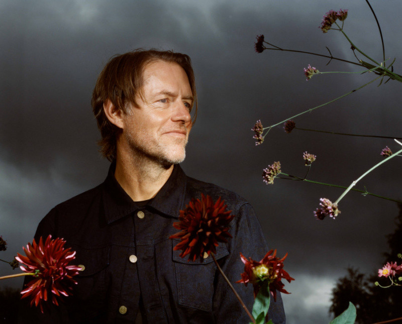 Ed O'Brien kündigt neues Soloalbum Blue Morpho an Bild Ed O'Brien kündigt neues Soloalbum Blue Morpho an Screenshot Ed O'Brien kündigt neues Soloalbum Blue Morpho an Foto