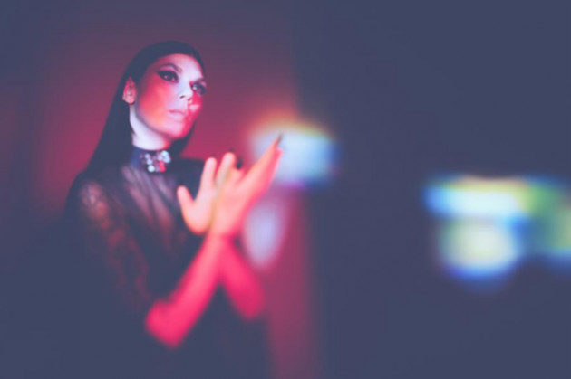 A.A. Williams kündigt neues Album Solstice an