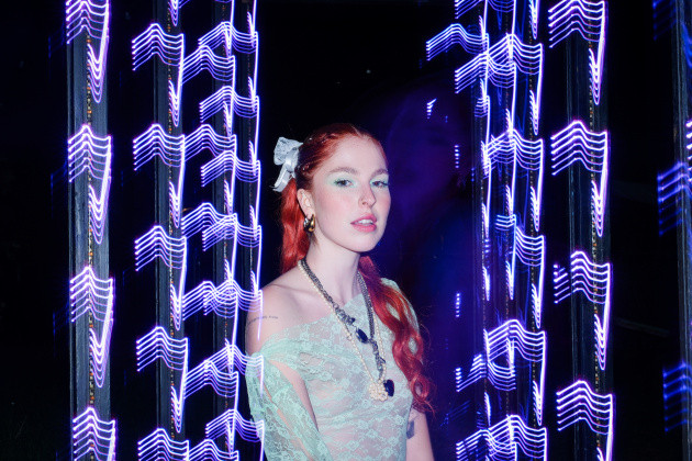 Bella Reed veröffentlicht neue Fokus-Single „Blitzlicht“