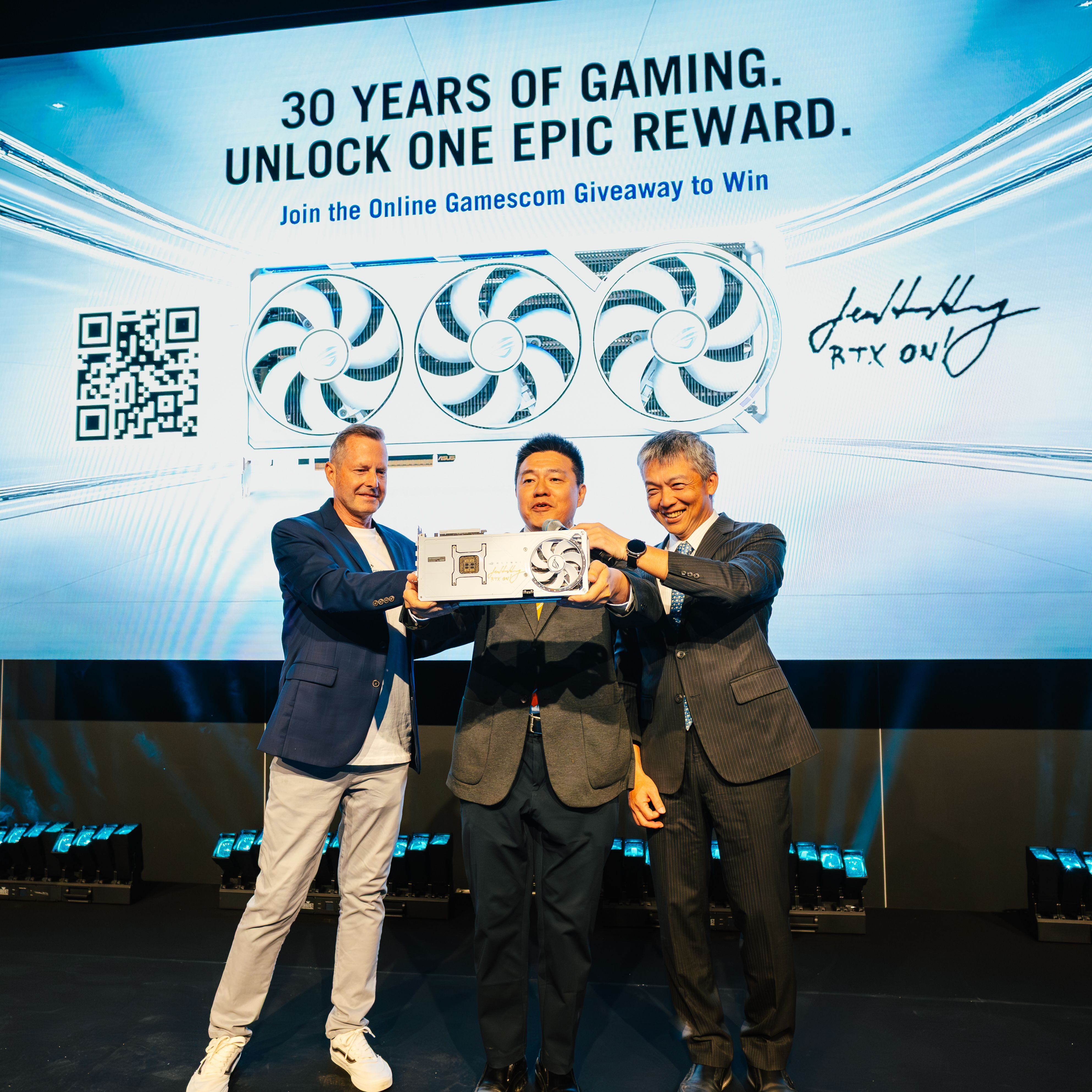 Asus ROG präsentiert RTX 5090 und Hardware-Neuheiten Bild Asus ROG präsentiert RTX 5090 und Hardware-Neuheiten Screenshot Asus ROG präsentiert RTX 5090 und Hardware-Neuheiten Foto