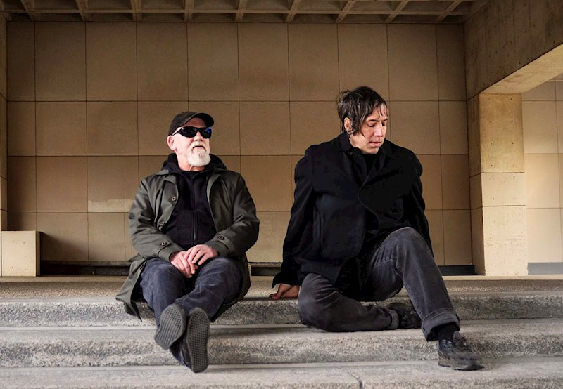 Lowsunday: Neue Single 'Someone to Talk To' und 'Black EP'
