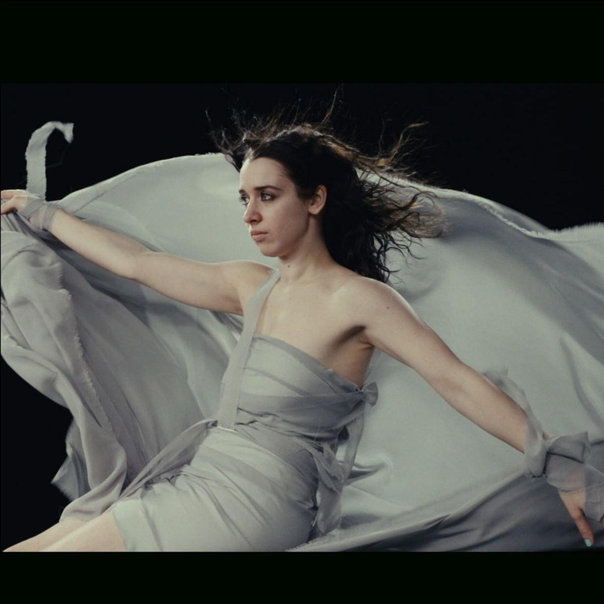 Fee Aviv veröffentlicht neue Single und Video