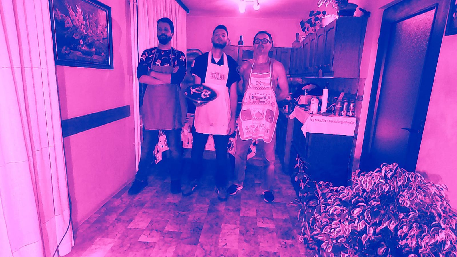 Kevlar Bikini: Neues Video zu „Son of a Grinder“