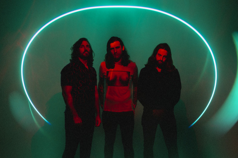 Taynes neues Album „LOVE“ beleuchtet Beziehungskonflikte