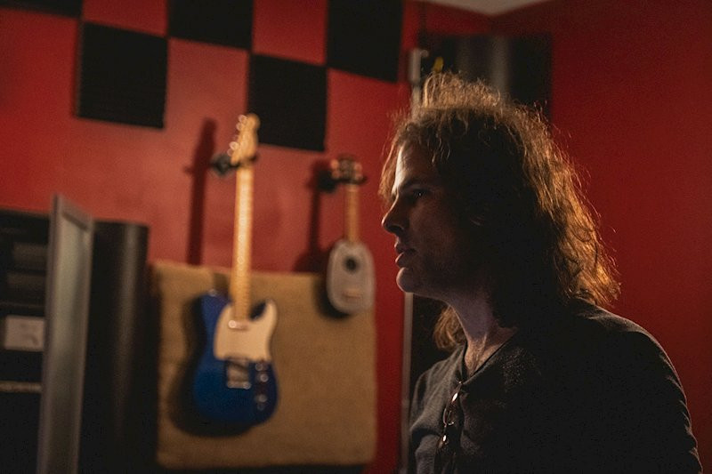 Martin Saint veröffentlicht neue Indie-Rock-Single Endless Bridge